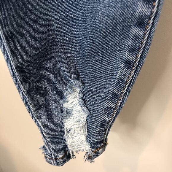 Celebrity Pink NWT Women's Skinny Mid-Rise The Rider Distressed Jeans Size 5/27 - Picture 2 of 13